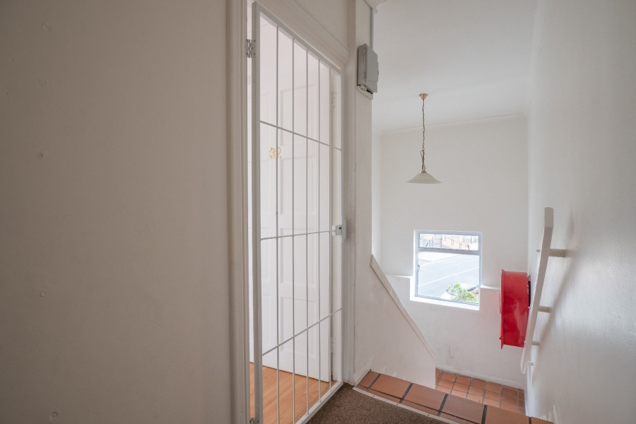 To Let 2 Bedroom Property for Rent in Fish Hoek Western Cape